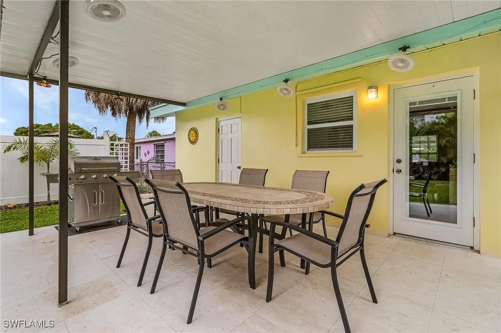 1281 10th Street N Naples FL 34102