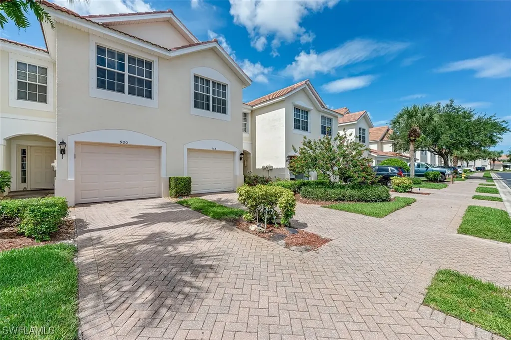 960 Hampton Circle Naples FL 34105