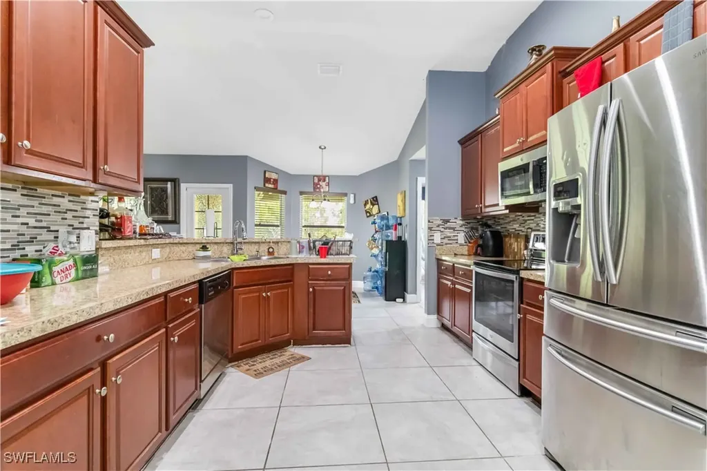 915 Alvin Avenue Lehigh Acres FL 33971