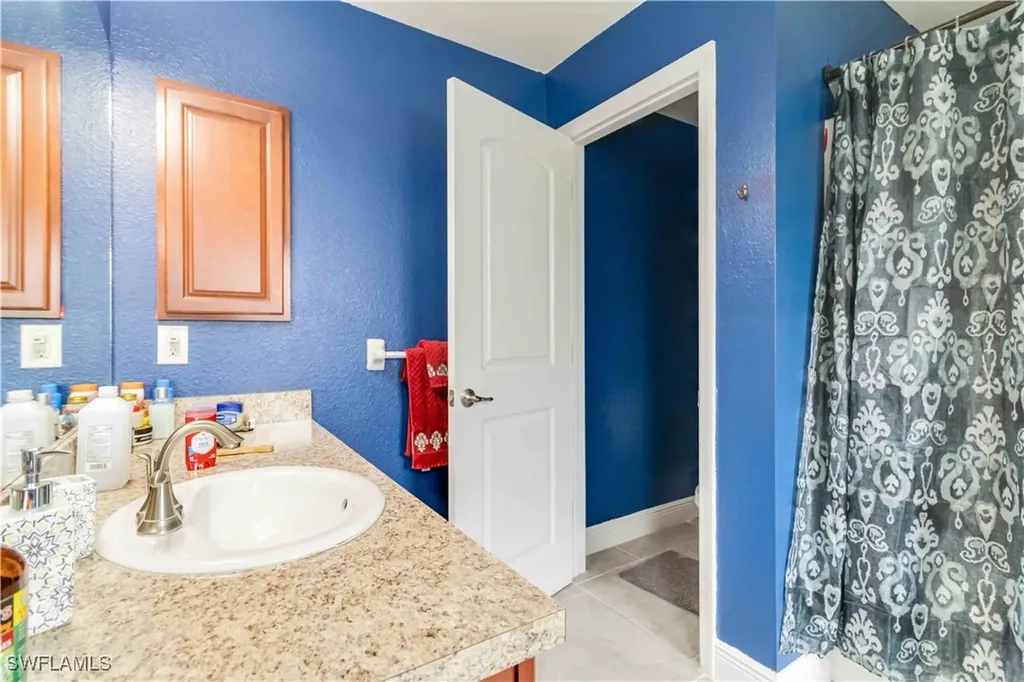915 Alvin Avenue Lehigh Acres FL 33971