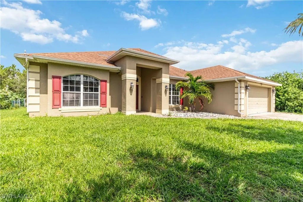 915 Alvin Avenue Lehigh Acres FL 33971