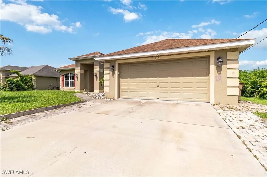 915 Alvin Avenue Lehigh Acres FL 33971