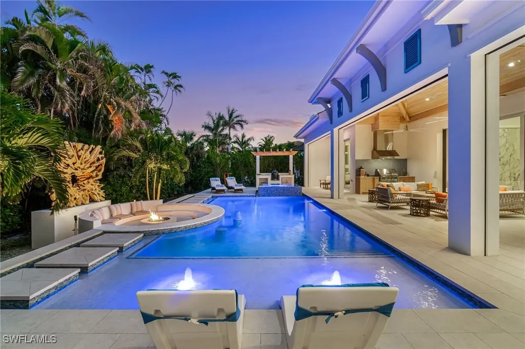 Naples FL, 3290 Crayton Road