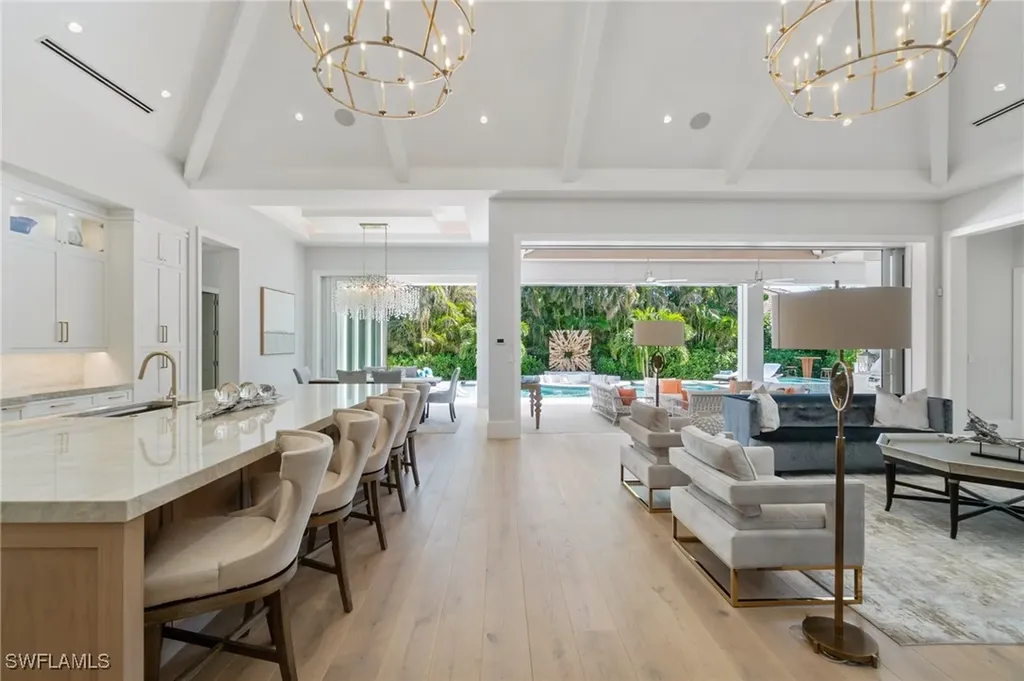 3290 Crayton Road Naples FL 34103