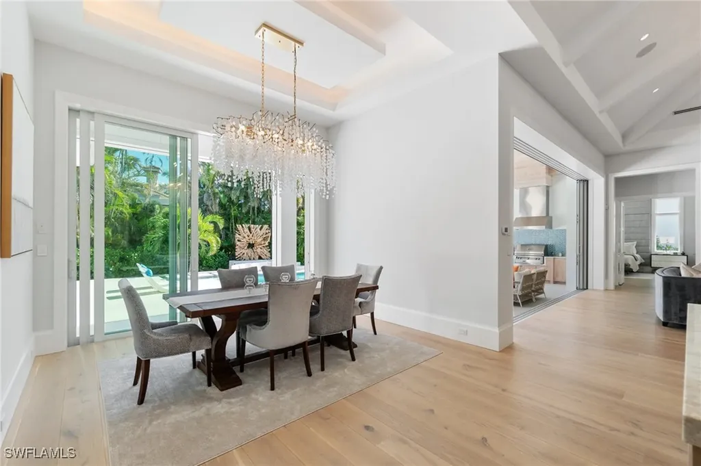 3290 Crayton Road Naples FL 34103