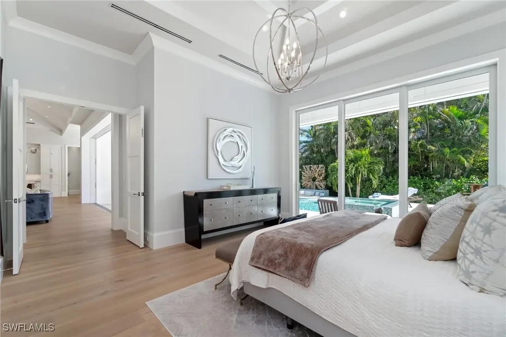 3290 Crayton Road Naples FL 34103