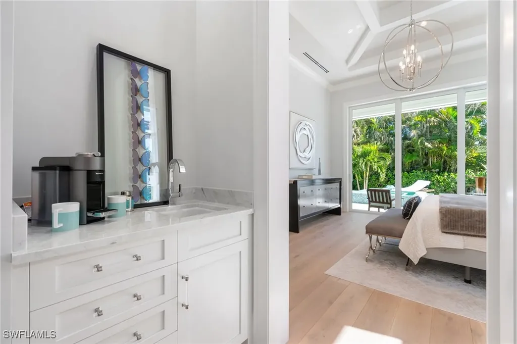3290 Crayton Road Naples FL 34103