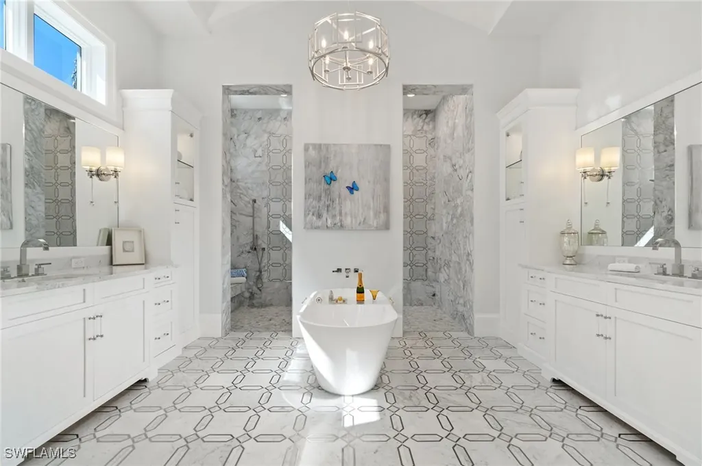 3290 Crayton Road Naples FL 34103