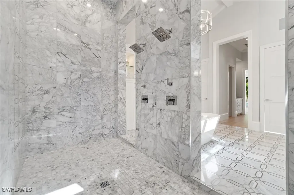3290 Crayton Road Naples FL 34103