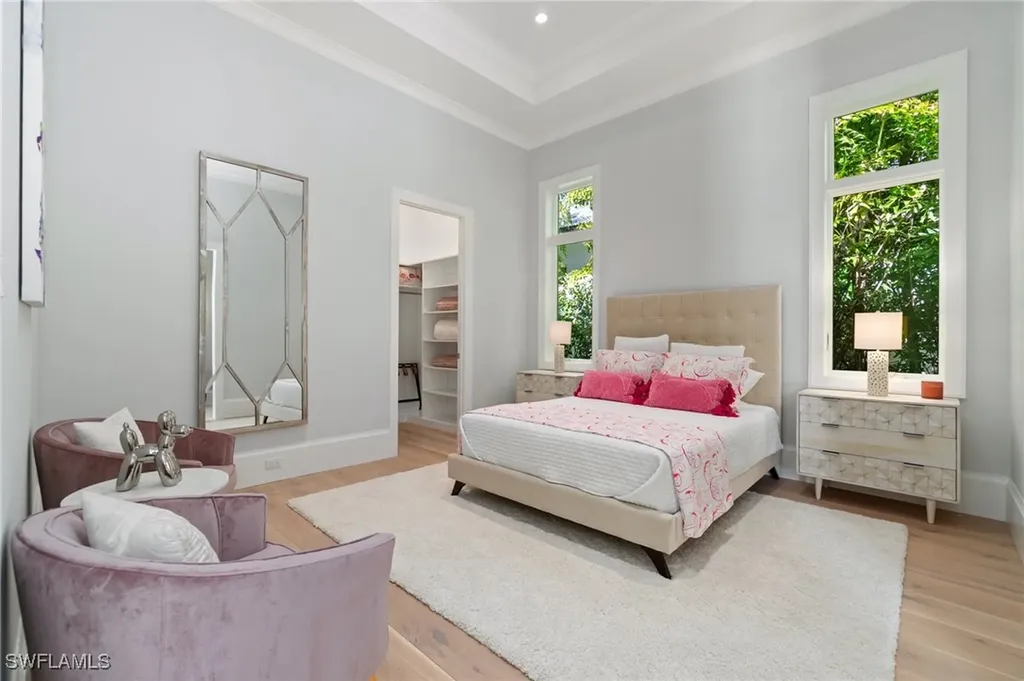 3290 Crayton Road Naples FL 34103