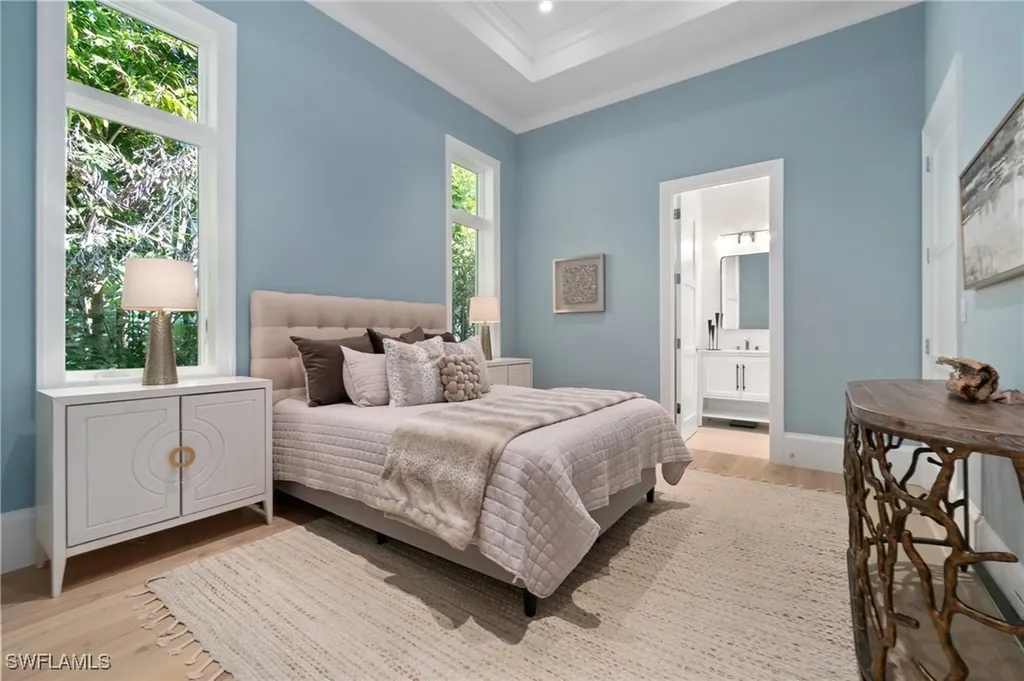 3290 Crayton Road Naples FL 34103