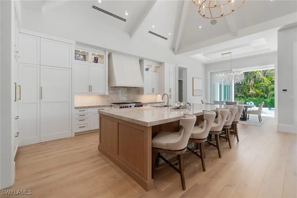 3290 Crayton Road Naples FL 34103