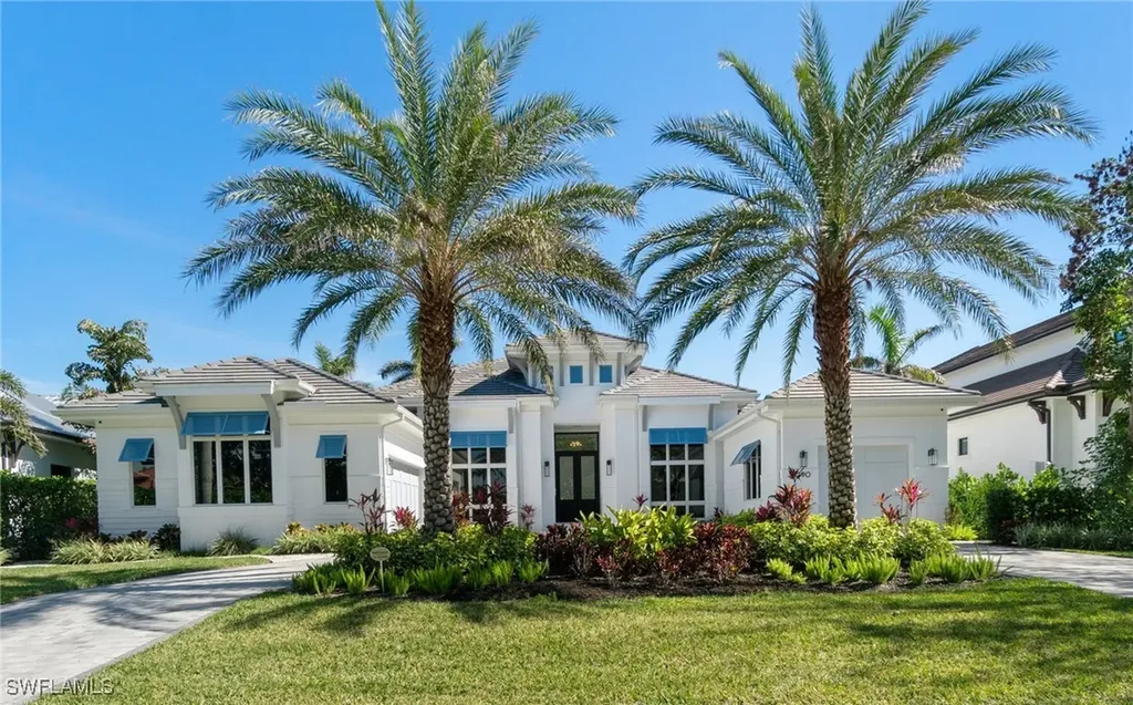 3290 Crayton Road Naples FL 34103