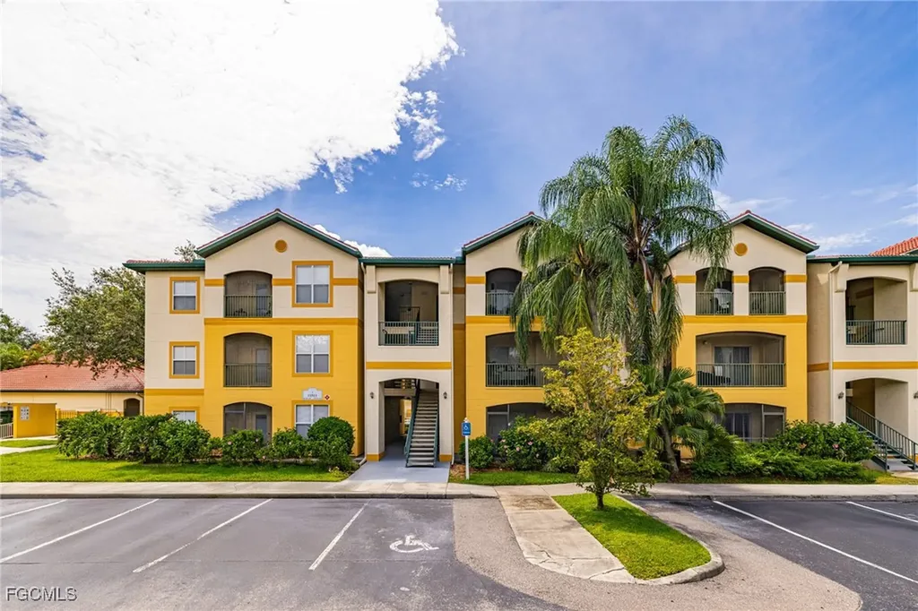 11511 Villa Grand Fort Myers FL 33913