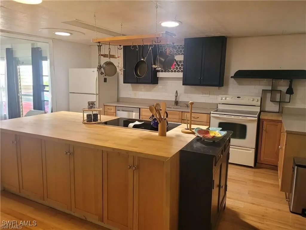 74 Palos Drive Naples FL 34104