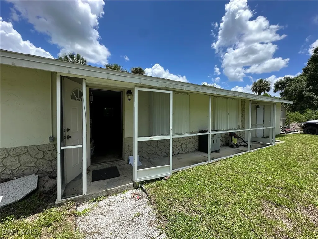 16940 Tarpon Way North Fort Myers FL 33917