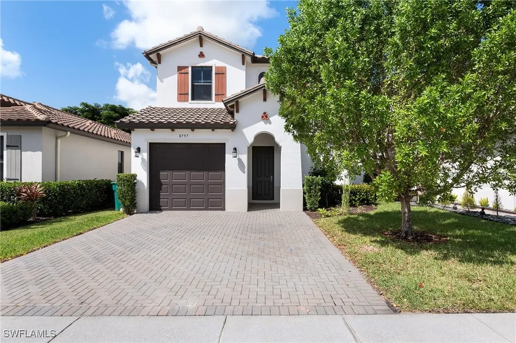 Naples FL, 8797 Madrid Circle