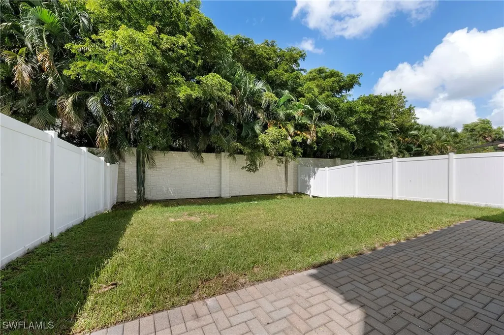 8797 Madrid Circle Naples FL 34104