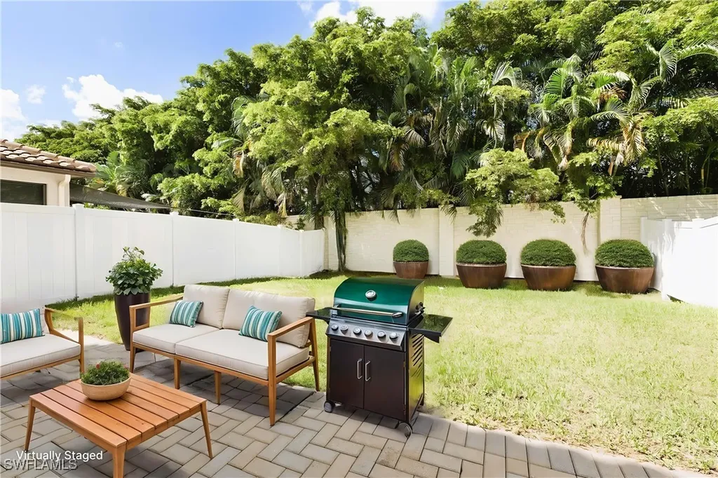 8797 Madrid Circle Naples FL 34104