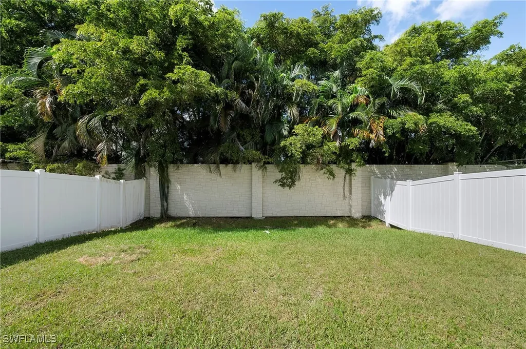8797 Madrid Circle Naples FL 34104
