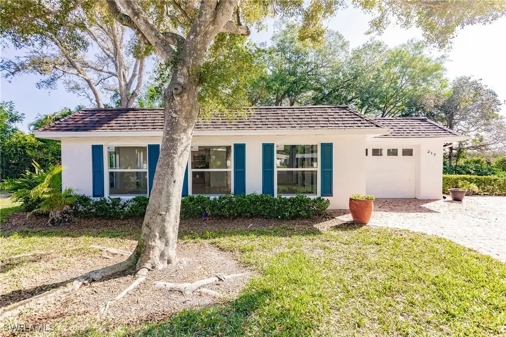 217 Yorkshire Court Naples FL 34112