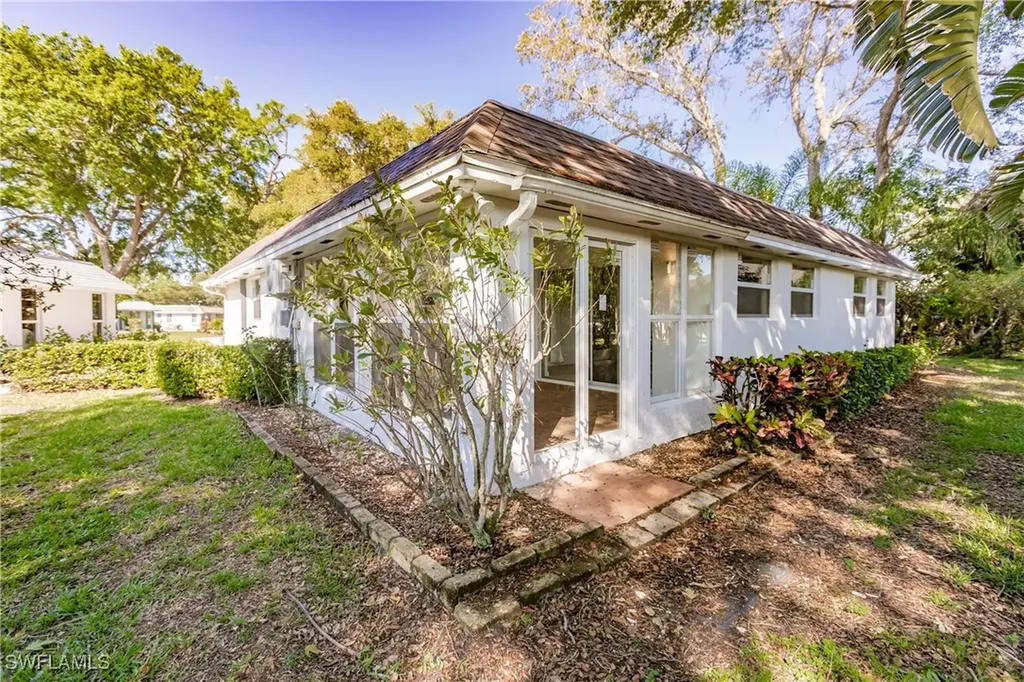 217 Yorkshire Court Naples FL 34112