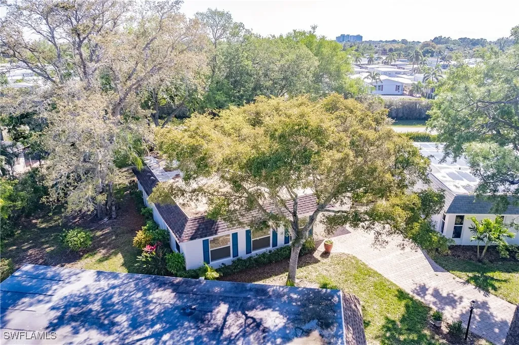 217 Yorkshire Court Naples FL 34112