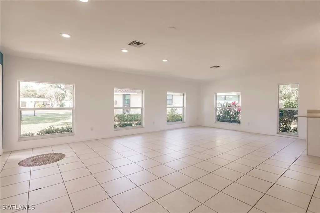 217 Yorkshire Court Naples FL 34112