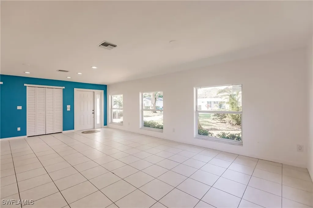 217 Yorkshire Court Naples FL 34112
