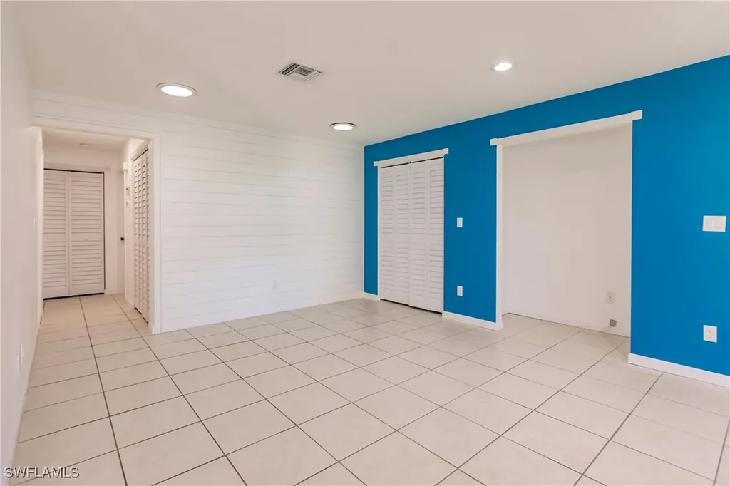 217 Yorkshire Court Naples FL 34112