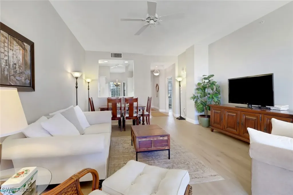 401 Bayfront Place Naples FL 34102