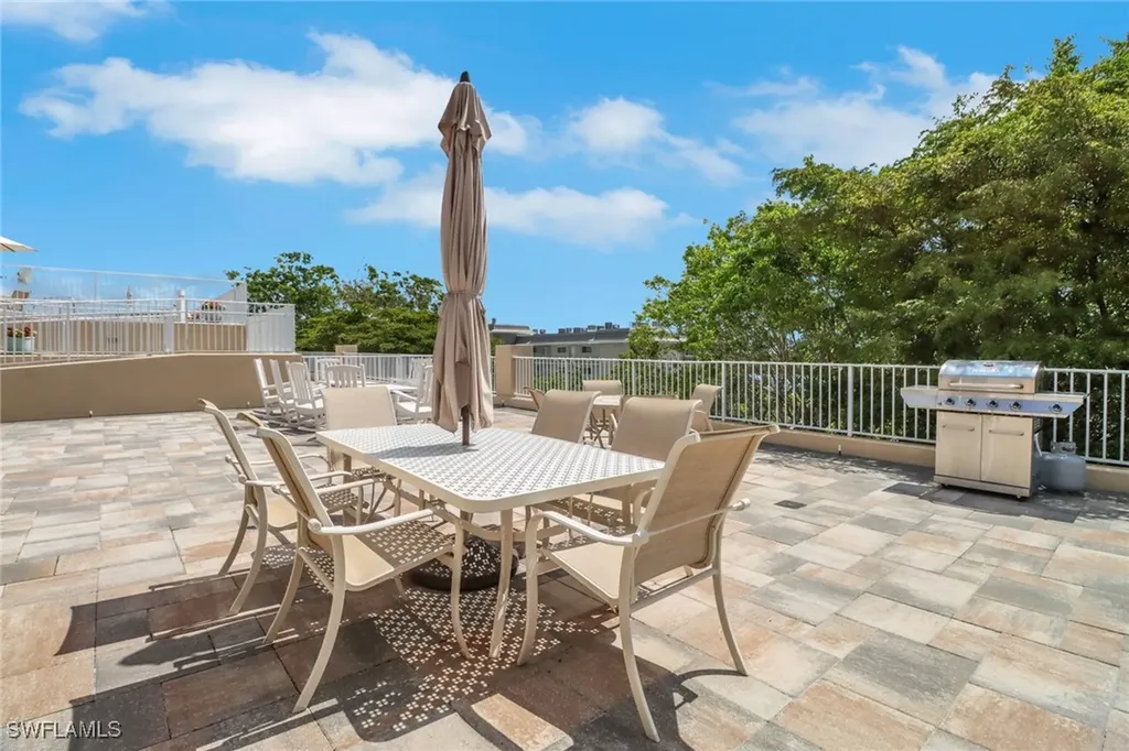 401 Bayfront Place Naples FL 34102
