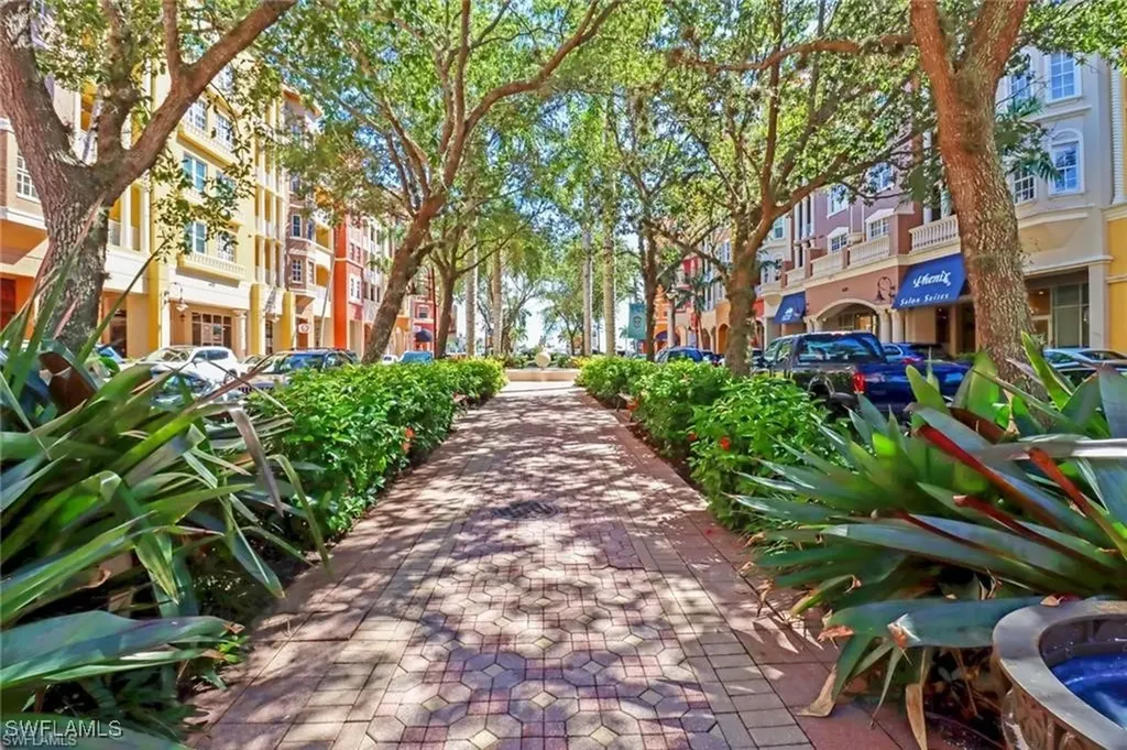 401 Bayfront Place Naples FL 34102