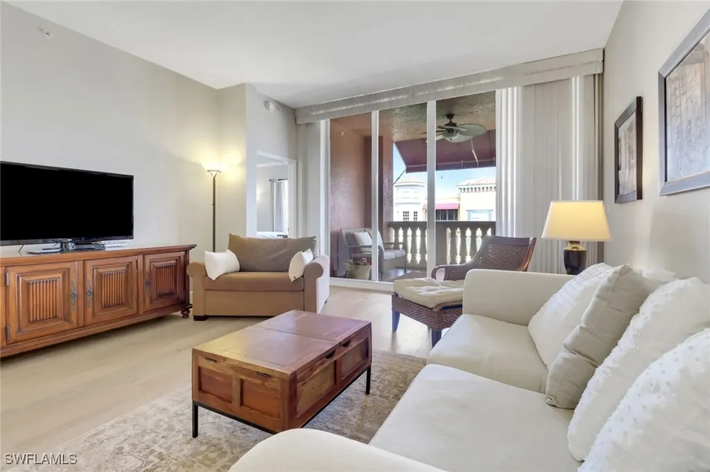 401 Bayfront Place Naples FL 34102