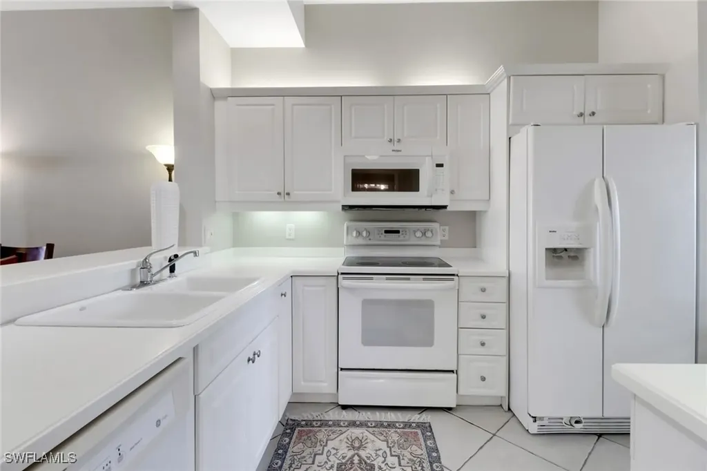 401 Bayfront Place Naples FL 34102