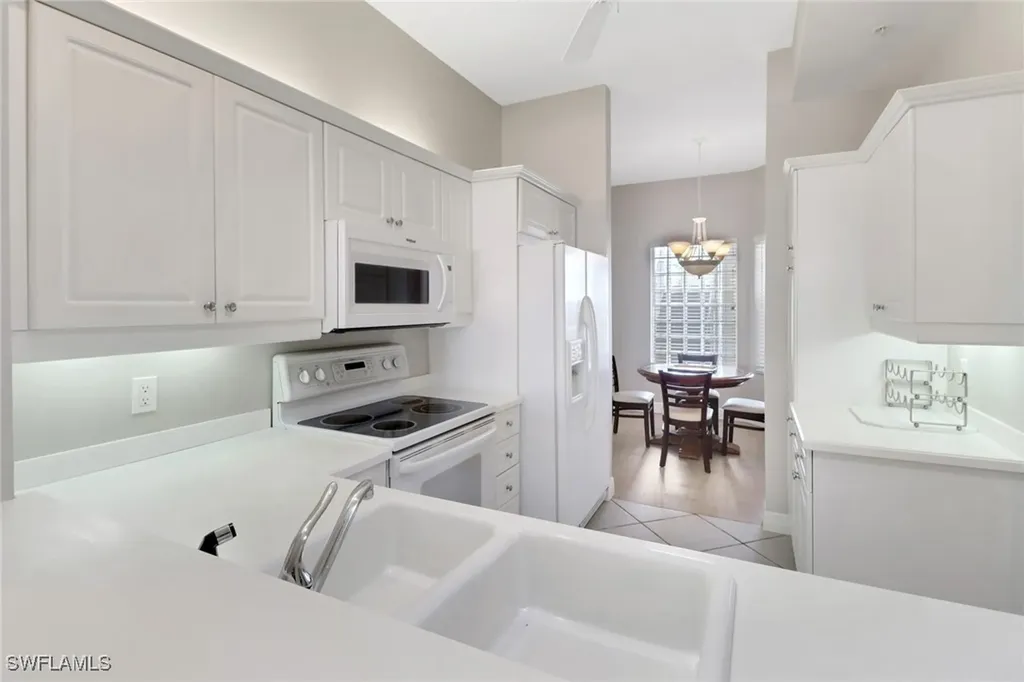 401 Bayfront Place Naples FL 34102