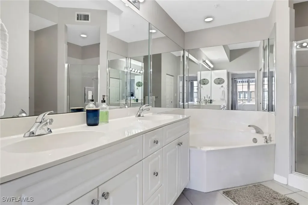 401 Bayfront Place Naples FL 34102