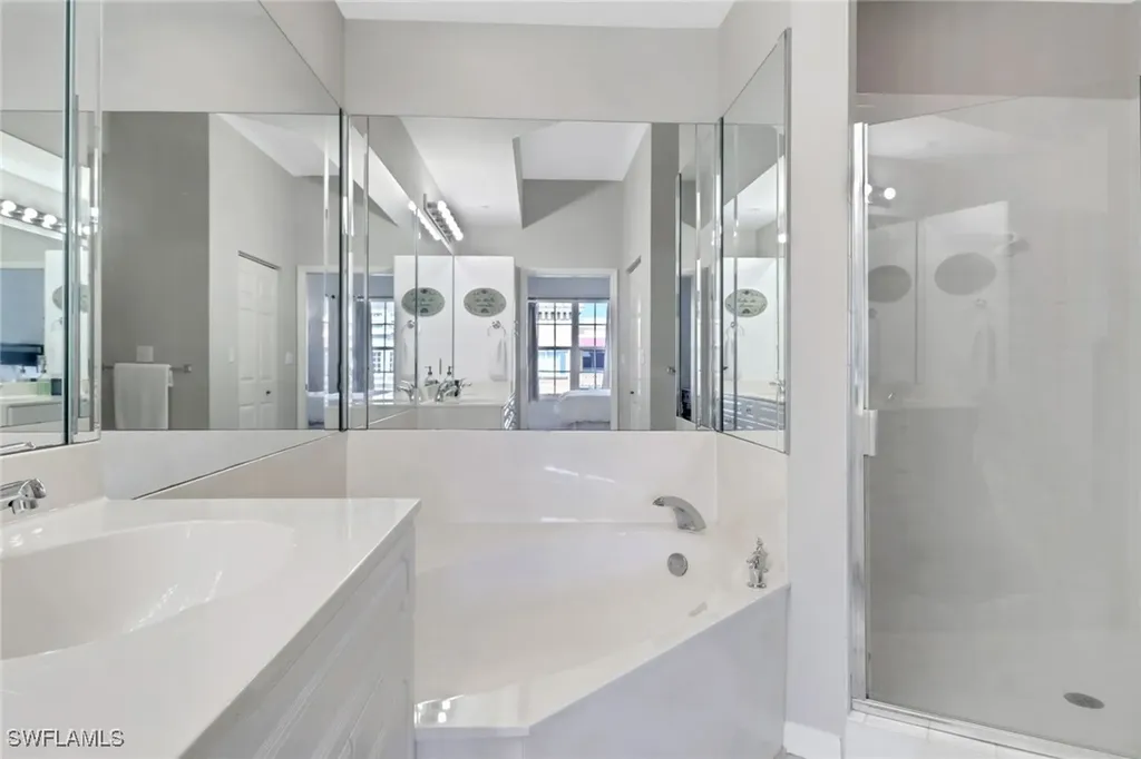 401 Bayfront Place Naples FL 34102