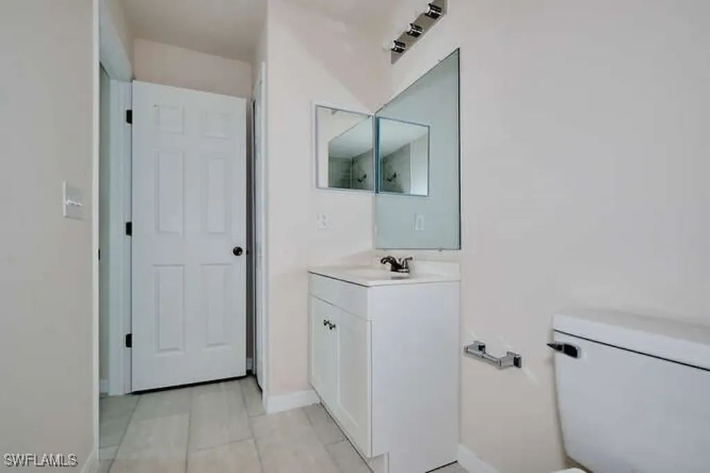 1303 SE 8th Place Cape Coral FL 33990