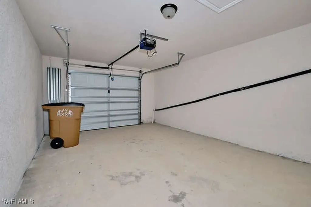 1303 SE 8th Place Cape Coral FL 33990