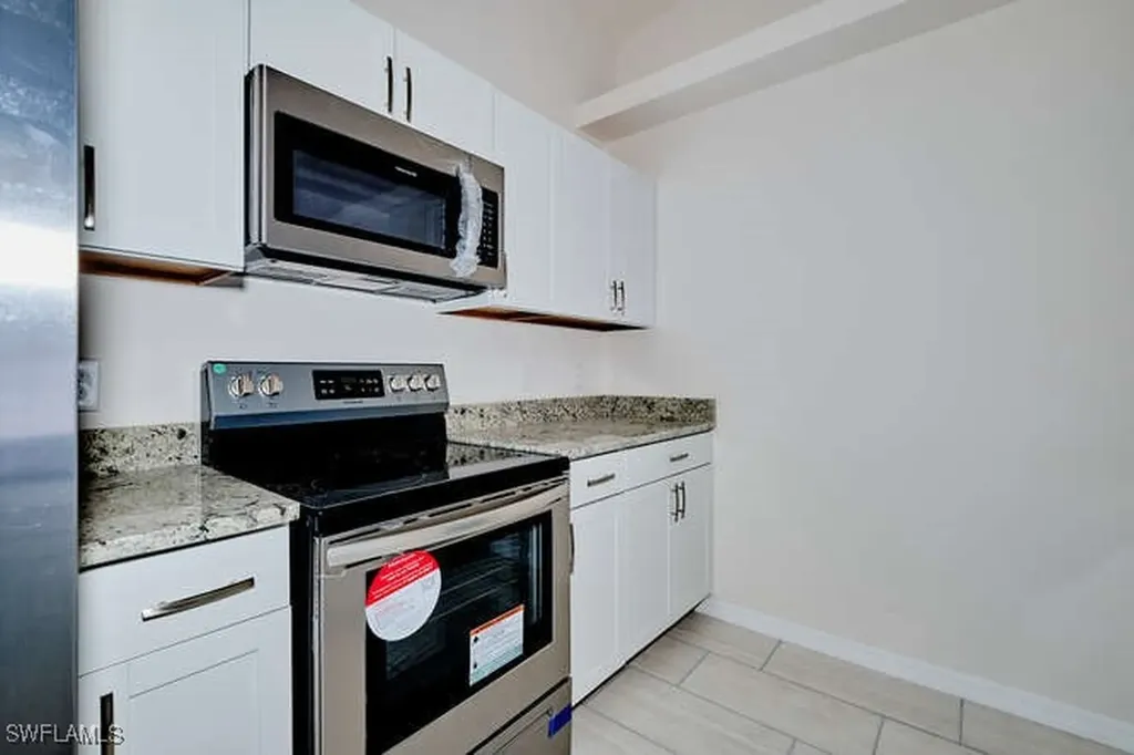 1303 SE 8th Place Cape Coral FL 33990