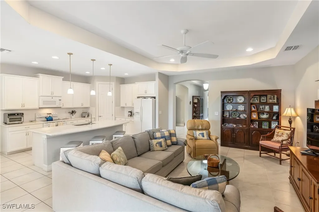 14601 Tropical Drive Naples FL 34114