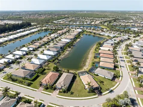 14601 Tropical Drive Naples FL 34114