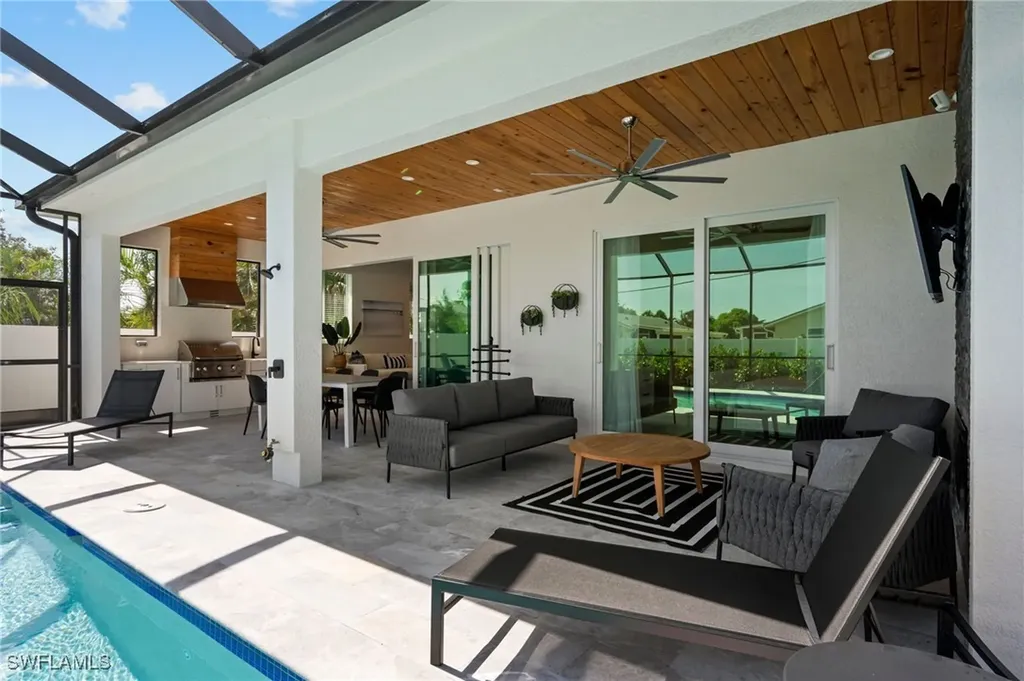 819 91st Avenue N Naples FL 34108