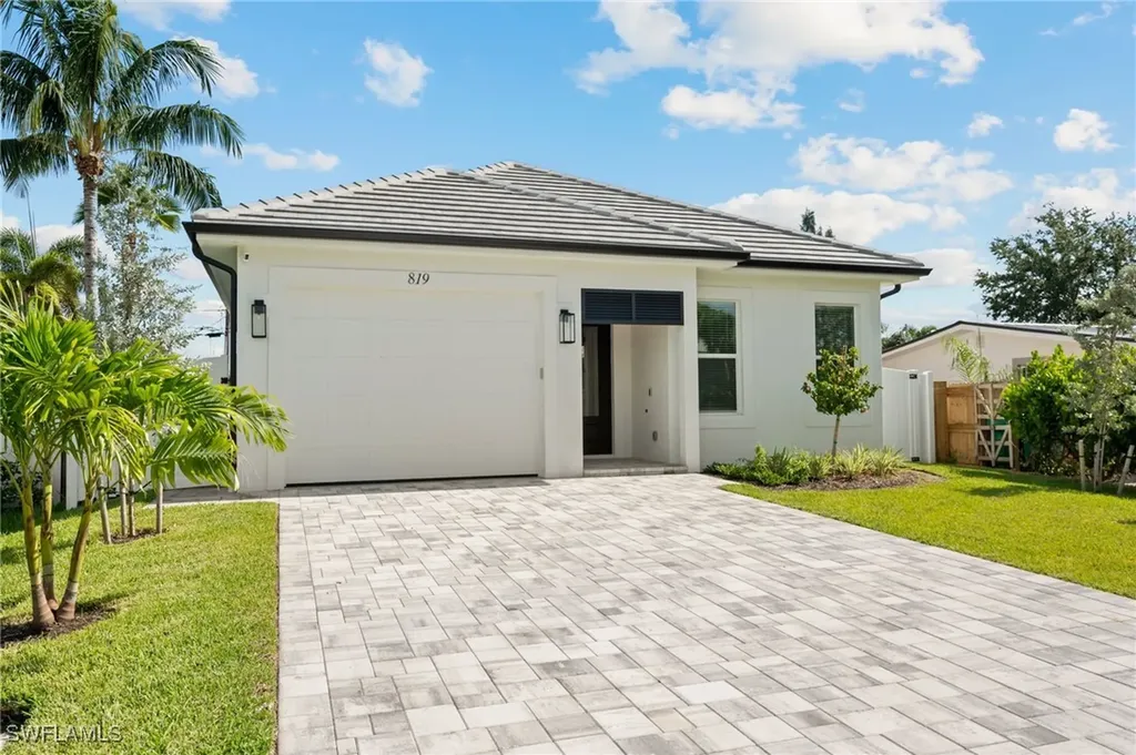 819 91st Avenue N Naples FL 34108