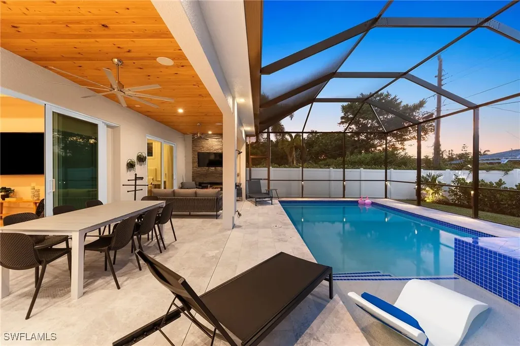 819 91st Avenue N Naples FL 34108