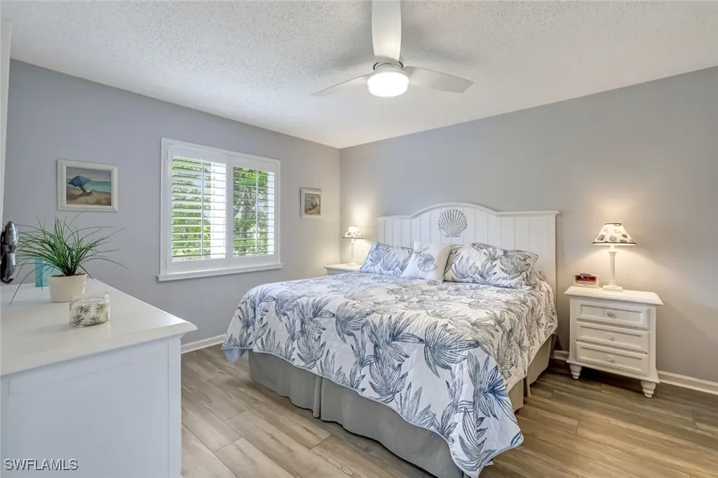 6860 Dennis Circle Naples FL 34104