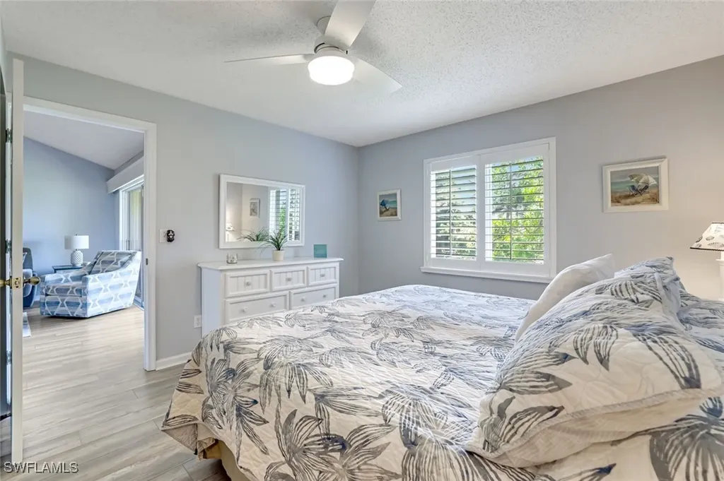 6860 Dennis Circle Naples FL 34104