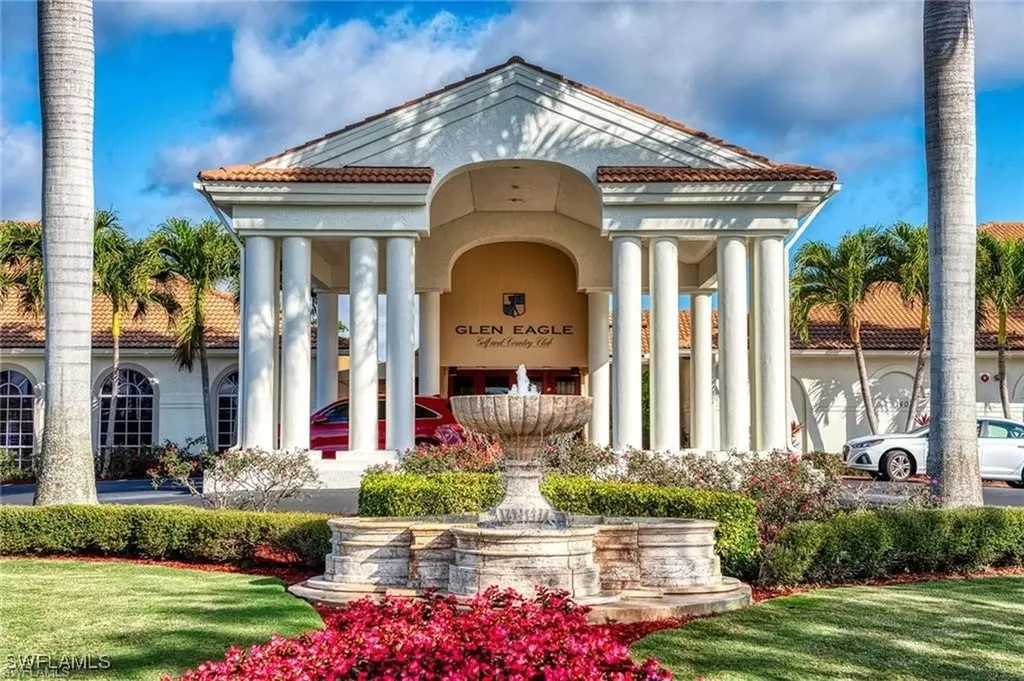 6860 Dennis Circle Naples FL 34104