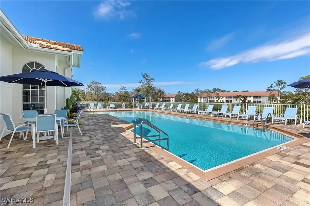 6860 Dennis Circle Naples FL 34104